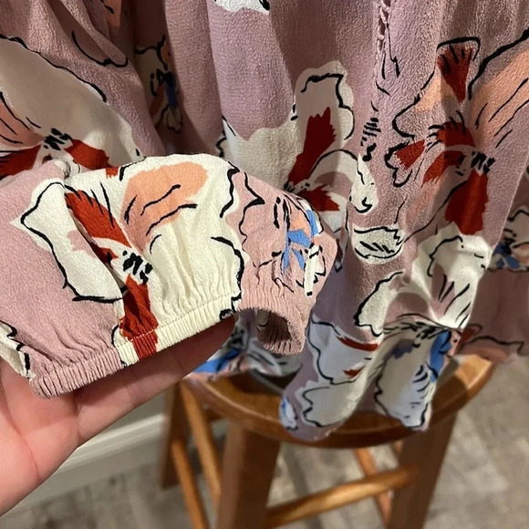 ASTR - Off The Shoulder - Floral Lightweight Blouse - Size Small - Gently Used!! - Picture 3 of 8